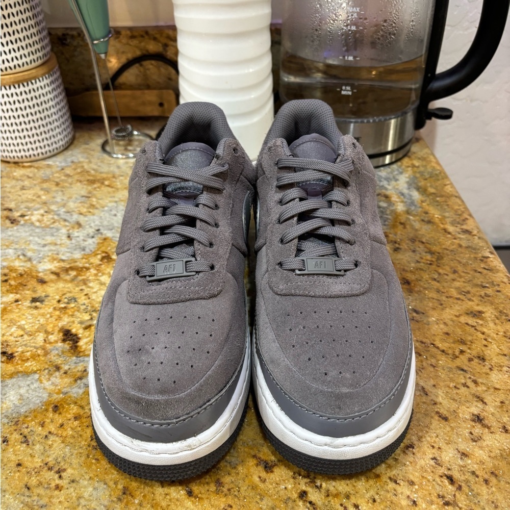 Nike Air Force 1 size 9.5 - Picture 2 of 9